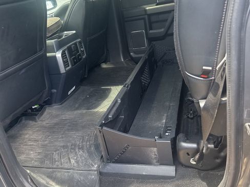 Used 2022 Ford F350 Platinum w/ FX4 Off-Road Package AWD/4WD image 11