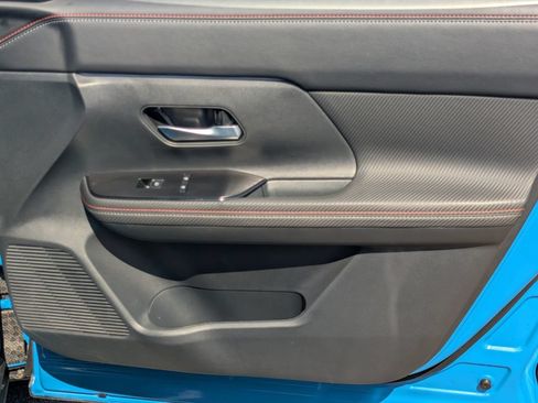 Certified 2025 Nissan Kicks SR FWD image 13
