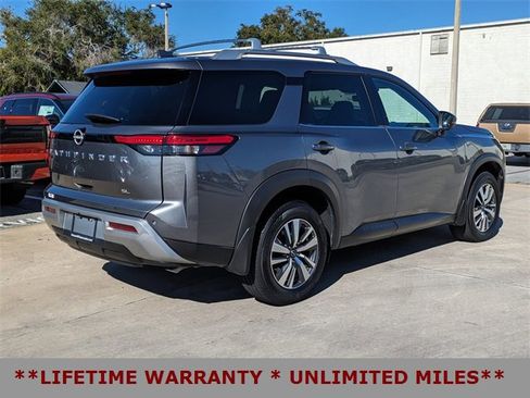 Used 2024 Nissan Pathfinder SL image 6