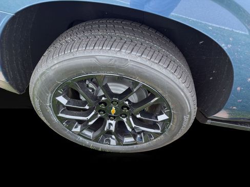 New 2026 Chevrolet Suburban Premier image 29