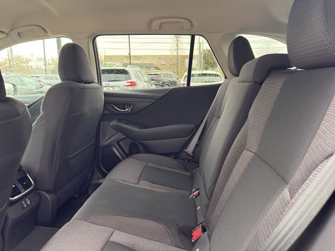 Used 2025 Subaru Outback Premium w/ Popular Package #1A image 10