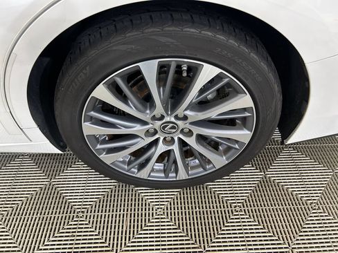 Used 2020 Lexus ES 350 w/ Premium Package FWD image 10