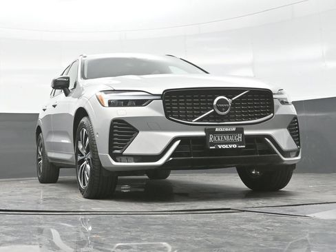 Used 2025 Volvo XC60 B5 Plus AWD/4WD image 23
