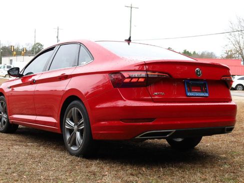 Used 2020 Volkswagen Jetta R-Line w/ R-Line Cold Weather Package image 4