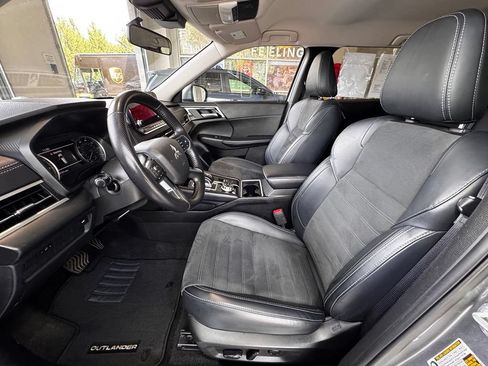 Used 2024 Mitsubishi Outlander SE AWD/4WD image 17