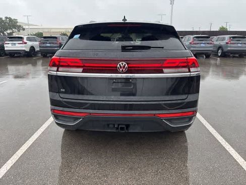Used 2024 Volkswagen Atlas Cross Sport SE FWD image 4