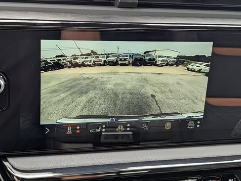 New 2026 GMC Sierra 1500 AT4 w/ AT4 Premium Package AWD/4WD image 17