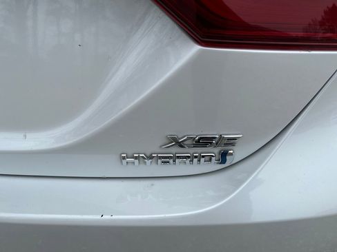 Used 2021 Toyota Camry XSE w/ Cold Weather Package image 9