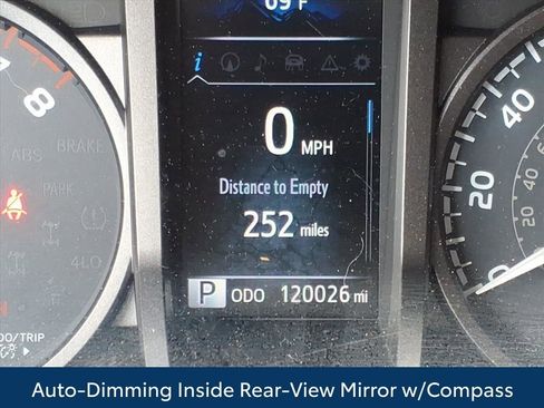 Used 2018 Toyota Tacoma TRD Sport AWD/4WD image 16
