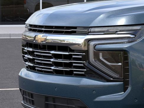 New 2025 Chevrolet Suburban Premier image 13