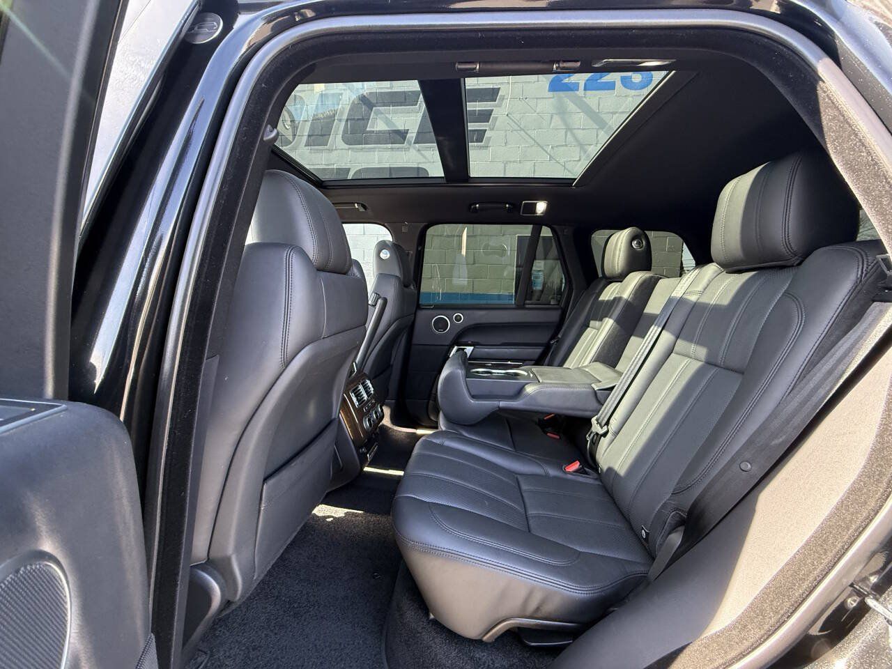 Used 2016 Land Rover Range Rover Supercharged AWD/4WD image 15