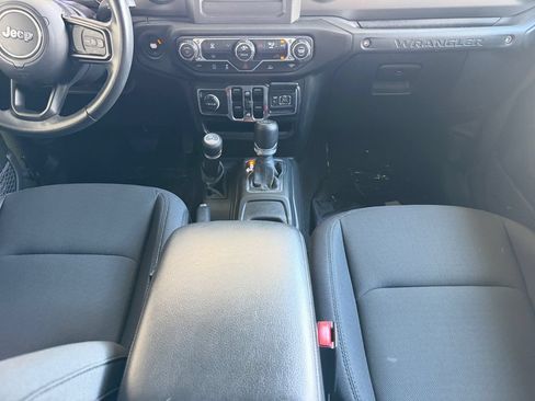 Used 2022 Jeep Wrangler Unlimited Sport AWD/4WD image 11