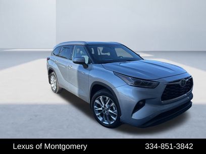 Used 2023 Toyota Highlander Limited