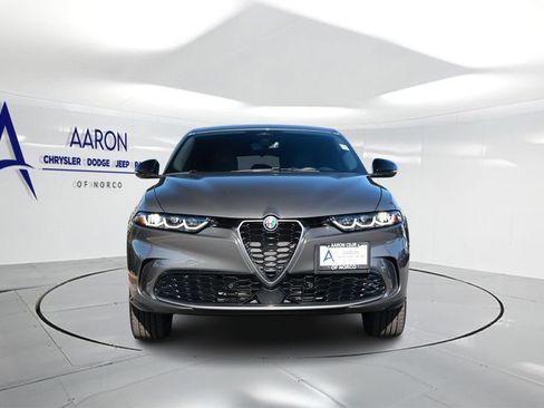 Used 2024 Alfa Romeo Tonale Ti w/ Premium Interior Package AWD/4WD image 4