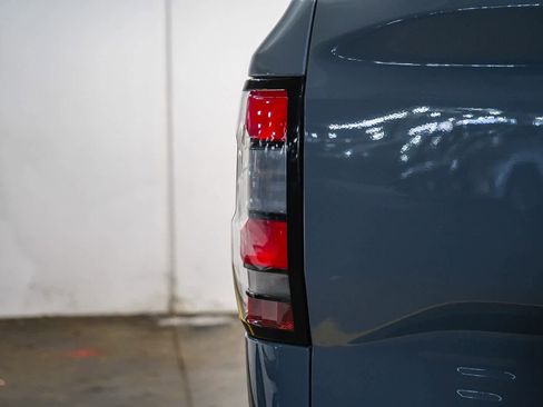 Used 2023 Nissan Frontier PRO-4X w/ Pro-4X Premium Package image 11