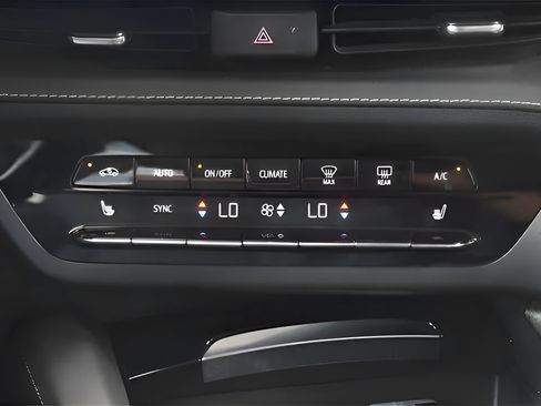 Used 2023 Buick Envision Essence FWD image 22