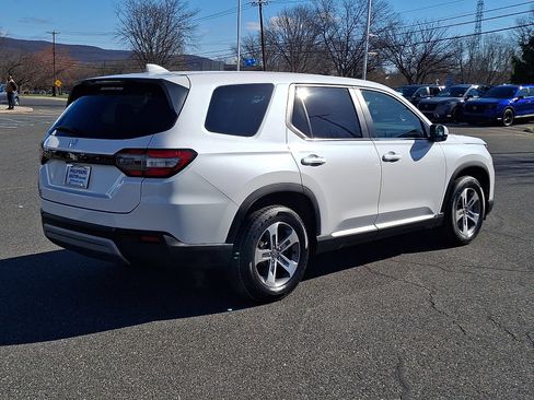 Used 2024 Honda Pilot EX-L image 6