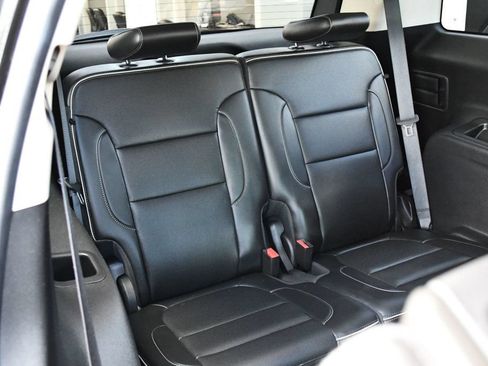 Used 2021 GMC Acadia Denali w/ Denali Technology Package FWD image 19