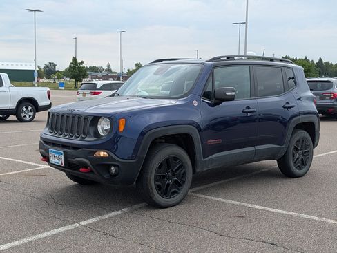 Used 2018 Jeep Renegade Trailhawk w/ Cold Weather Group II AWD/4WD image 2