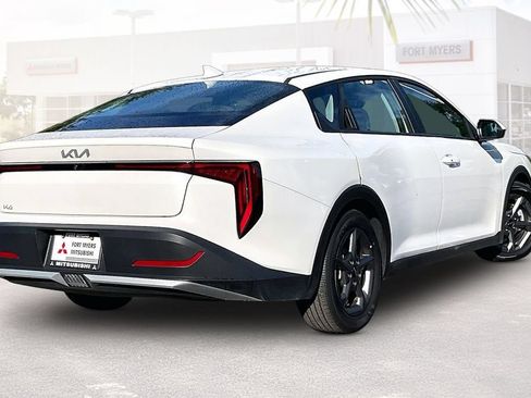 Used 2025 Kia K4 FWD image 32