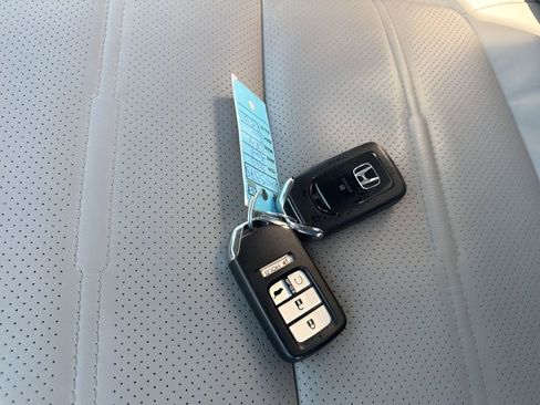 Used 2019 Honda CR-V Touring image 32