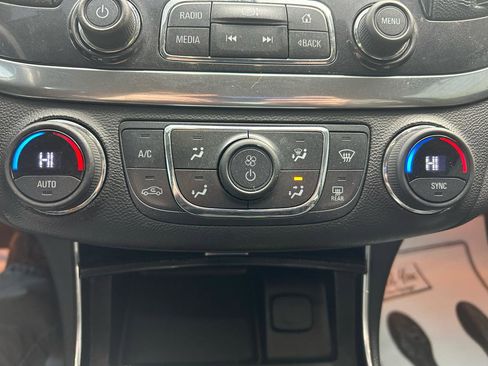 Used 2019 Chevrolet Impala LT image 25