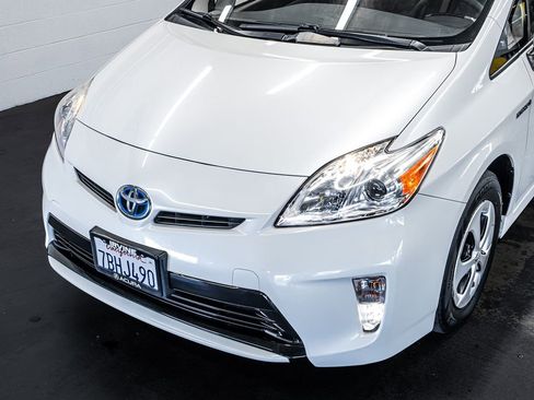 Used 2013 Toyota Prius Two image 11