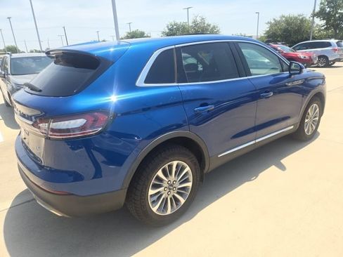 Used 2021 Lincoln Nautilus Reserve AWD/4WD image 3