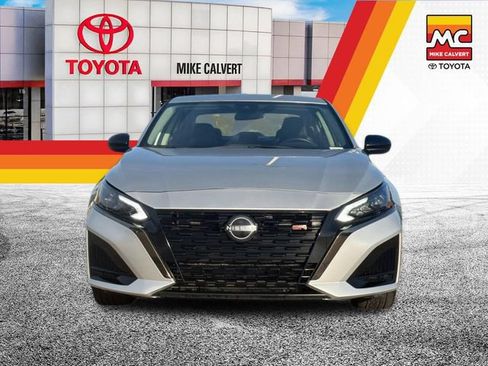 Used 2024 Nissan Altima 2.5 SR FWD image 8