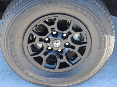 Certified 2020 Toyota Tacoma SR5 image 10