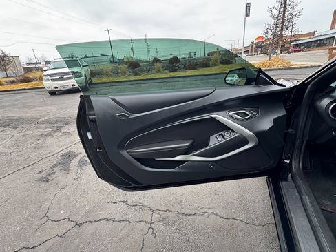 Used 2017 Chevrolet Camaro SS RWD image 34