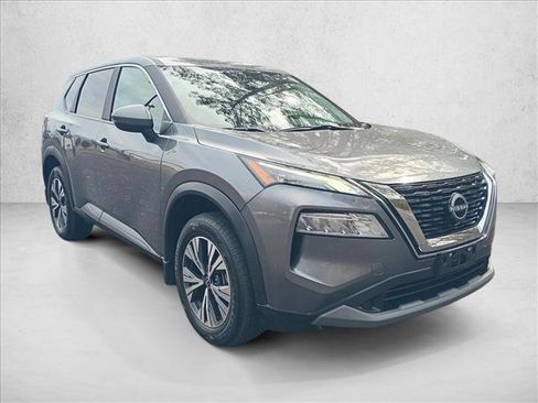 Used 2023 Nissan Rogue SV image 3