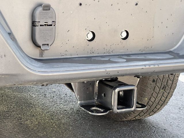 Used 2023 Jeep Gladiator Sport AWD/4WD image 11