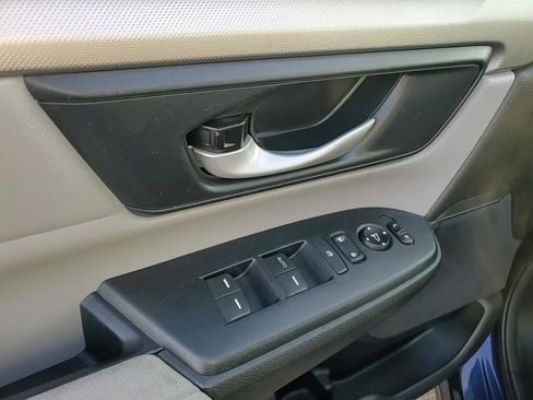Used 2019 Honda CR-V LX image 10