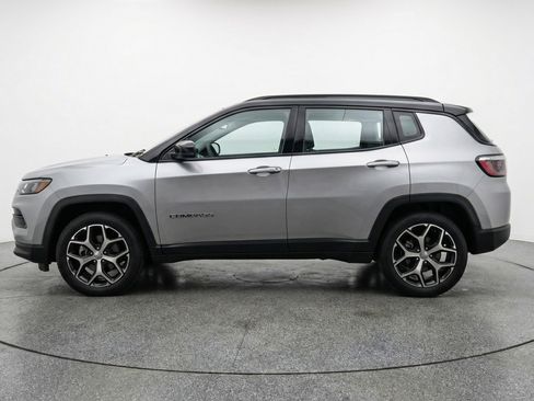 Used 2025 Jeep Compass Limited AWD/4WD image 5