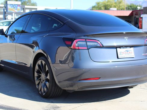 Used 2021 Tesla Model 3 Performance image 32