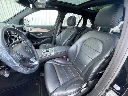Used 2019 Mercedes-Benz GLC 300 4MATIC image 23