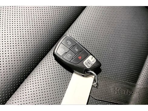 Used 2023 Buick Envision Essence w/ Sport Touring Package image 12