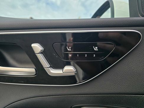 Used 2025 Mercedes-Benz C 300 4MATIC Sedan image 24