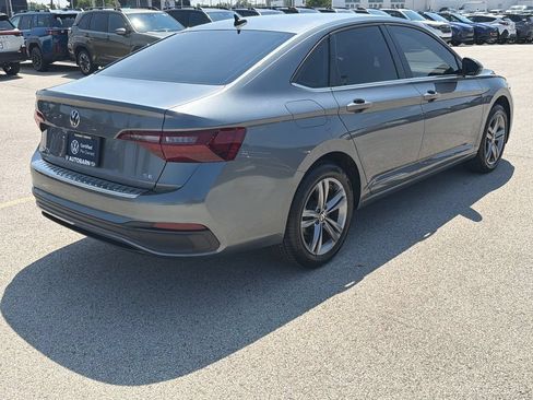 Used 2023 Volkswagen Jetta SE FWD image 6