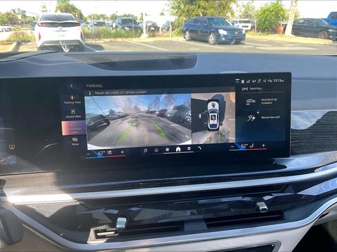 Used 2024 BMW X6 xDrive40i w/ Executive Package image 22