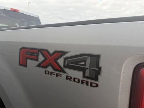 Used 2019 Ford F350 XLT w/ XLT Premium Package image 9