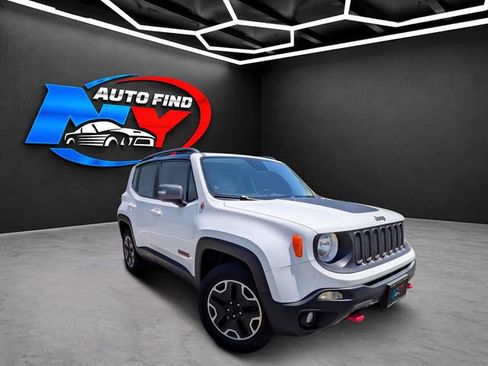 Used 2017 Jeep Renegade Trailhawk AWD/4WD image 2