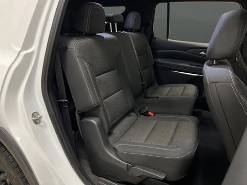 Used 2024 Chevrolet Traverse LT w/ Midnight/Sport Edition image 33