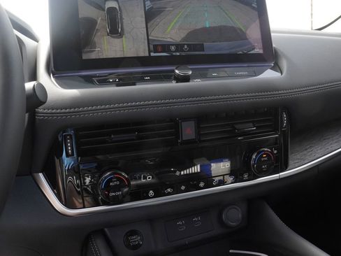 New 2026 Nissan Rogue Platinum AWD/4WD image 13