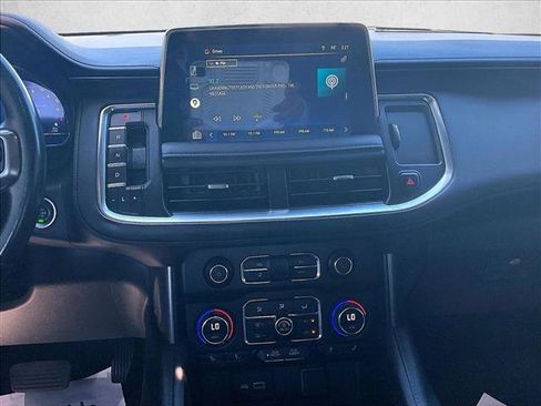 Used 2022 Chevrolet Suburban LT RWD image 8