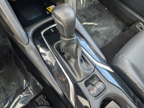 Used 2022 Toyota Corolla Cross XLE w/ Convenience Package image 22