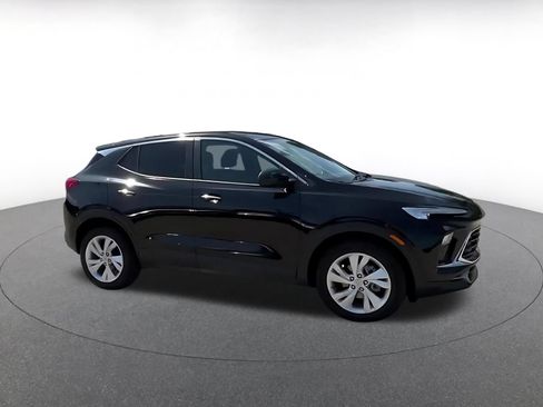 Used 2025 Buick Encore GX Preferred FWD image 2