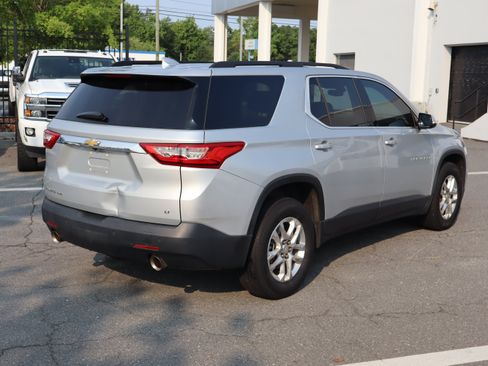 Used 2020 Chevrolet Traverse LT w/ LPO, Floor Liner Package AWD/4WD image 21