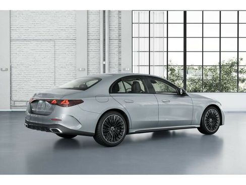 New 2026 Mercedes-Benz E 450 4MATIC Sedan image 21